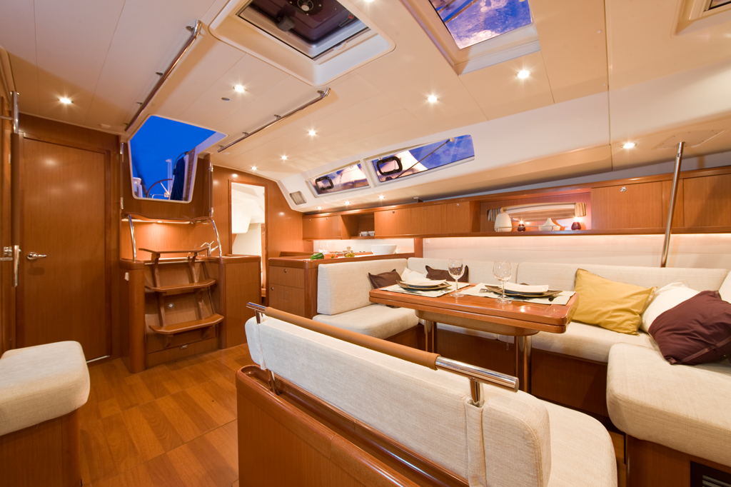 Beneteau Oceanis 54 28